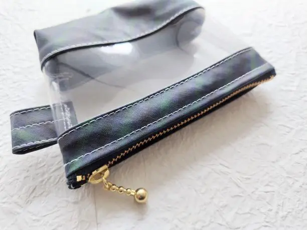 【新品・限定完売品】Familiar チェック柄ポーチ familiar - 最終値下げ☆新品☆familiar☆ポーチの通販 by
