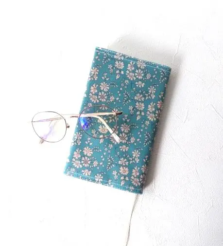 ★出品888感謝★ブックカバーハンドメイド リバティ ☆出品888感謝☆ブックカバーハンドメイド リバティ