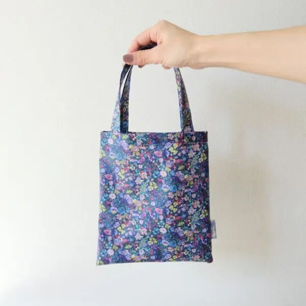 ☆受注制作☆ ミニフラットバッグ リバティ ラミネート お好みの柄で