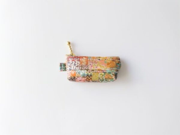 携帯ゴミ袋ケース　アーカイブパッチワーク　 リバティ　ラミネート　♡伝統的なペイズリーからモダンなジオメトリック、シグネチャーの花柄まで、57のデザインがそれぞれユニークな瞬間を表現