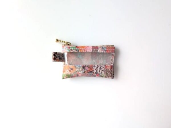 xxxs-3　極小サイズ　クリアポーチ 　アーカイブパッチワーク　リバティ　ラミネート　♡伝統的なペイズリーからモダンなジオメトリック、シグネチャーの花柄まで、57のデザインがそれぞれユニークな瞬間を表現