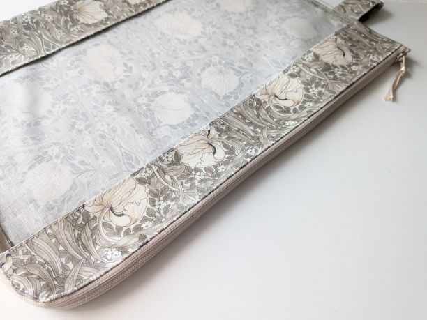 A4 L字ファスナークリアポーチ ピンパネル ウィリアムモリス ラミネート  - 画像 (4)