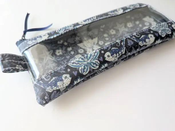 リバティ スタジオ ペンケース ラミネート リバティ ラミネートのスリムペンケース ベッツィ ペンポーチ