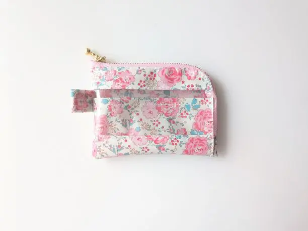 ハローベイビー　L字ファスナーポーチ f7e05e1813ab359abd453d94b0907c