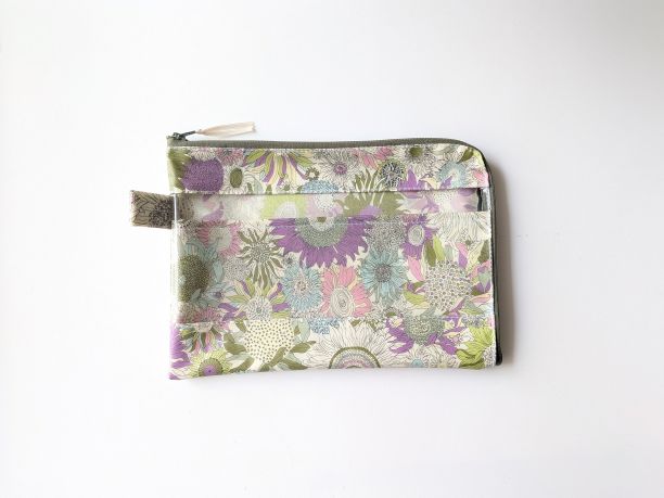 仕切り付き　A5　L字ファスナークリアポーチ　スモールスザンナ　リバティ　ラミネート　♡大小さまざまなひまわり