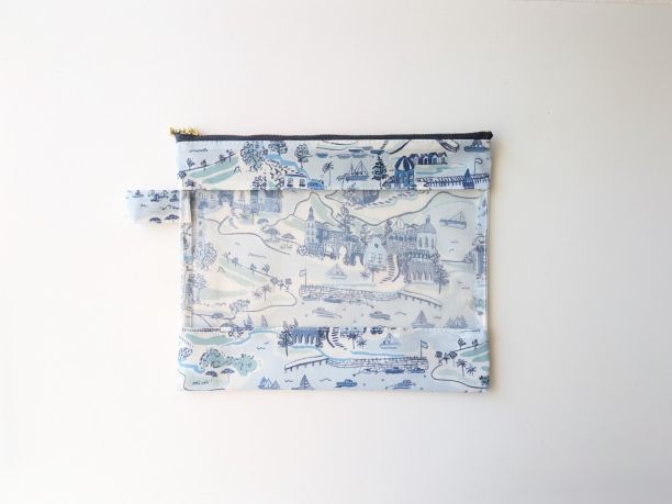 L-3　22×18　クリアポーチ　アドベンチャーコースト　リバティ　ラミネート　♡北ウェールズにある美しいイタリア風の村、ポートメイリオンの壮大な景観とパノラマビューからインスピレーション