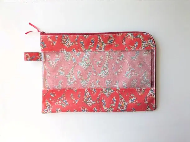 オーダー品 リバティ×半クリア ラミネートポーチ 仕切り付きA7 L字