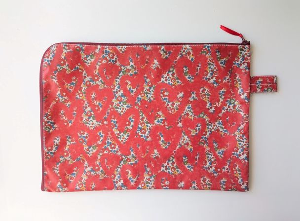 A4 L字ファスナークリアポーチ ベッツィアングラフィティ リバティ ラミネート ♡「ベッツィ」をフレッシュで楽しくアレンジ - 画像 (2)