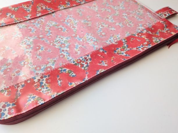 A4 L字ファスナークリアポーチ ベッツィアングラフィティ リバティ ラミネート ♡「ベッツィ」をフレッシュで楽しくアレンジ - 画像 (6)