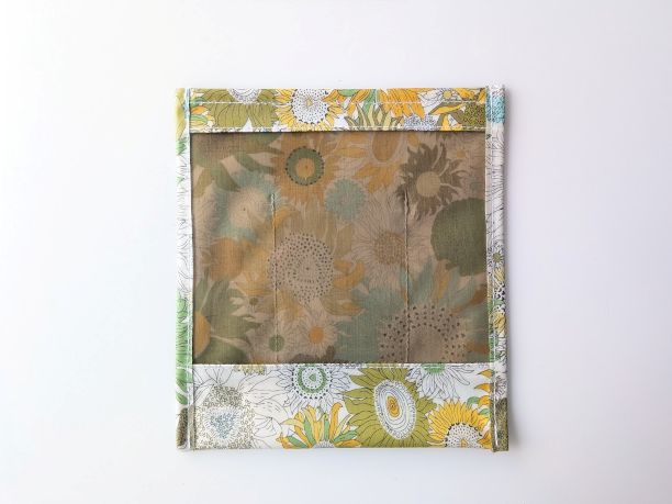 ポケットポーチ　A6　スモールスザンナ　リバティ　ラミネート　♡大小さまざまなひまわり