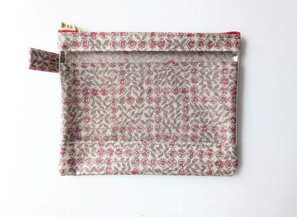 仕切りつきM-3　18.5×15　クリアポーチ　スリーピングローズ　リバティ　ラミネート　♡皆川明氏とのコラボ