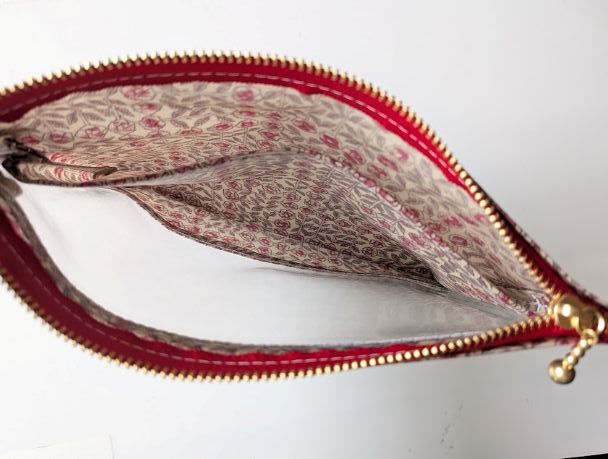 仕切りつきM-3 18.5×15 クリアポーチ スリーピングローズ リバティ ラミネート ♡皆川明氏とのコラボ - 画像 (5)