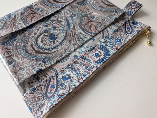 仕切り付きL-3 22×18 クリアポーチ アビーロード リバティ ラミナート ♡高密度できめ細かいペイズリー - 画像 (5)