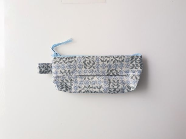 手さげ袋10ｌケース（レジ袋ケース）　スリーピングローズ　リバティ　ラミネート　♡皆川明氏とのコラボ