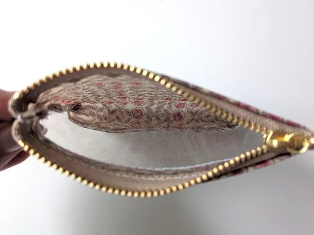 xxs-3 カードサイズ クリアポーチ スリーピングローズ リバティ ラミネート ♡皆川明氏とのコラボ - 画像 (6)