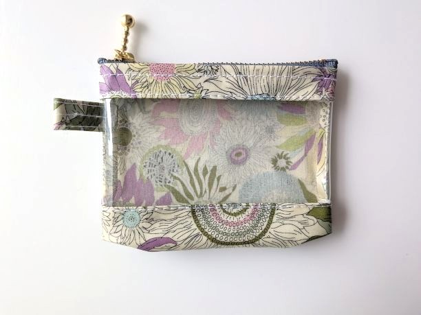 xxs-3 カードサイズ クリアポーチ スモールスザンナ リバティ ラミネート ♡ 大小さまざまなひまわり - 画像 (2)