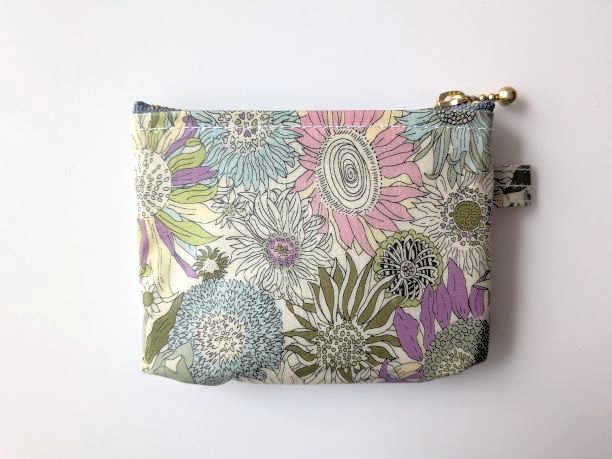 xxs-3 カードサイズ クリアポーチ スモールスザンナ リバティ ラミネート ♡ 大小さまざまなひまわり - 画像 (3)