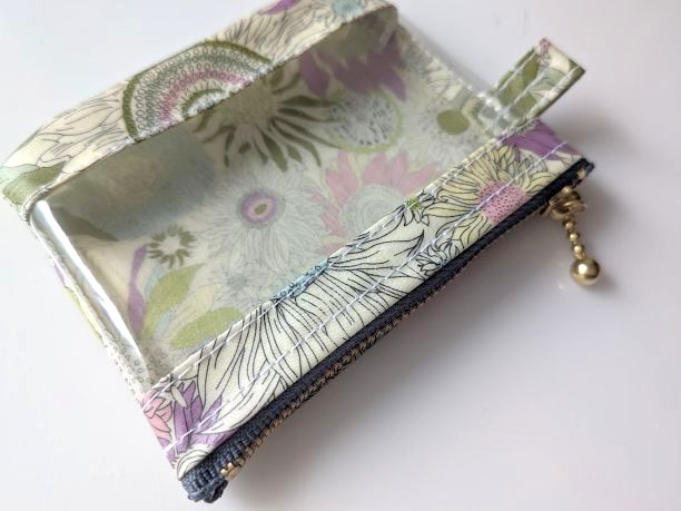 xxs-3 カードサイズ クリアポーチ スモールスザンナ リバティ ラミネート ♡ 大小さまざまなひまわり - 画像 (5)