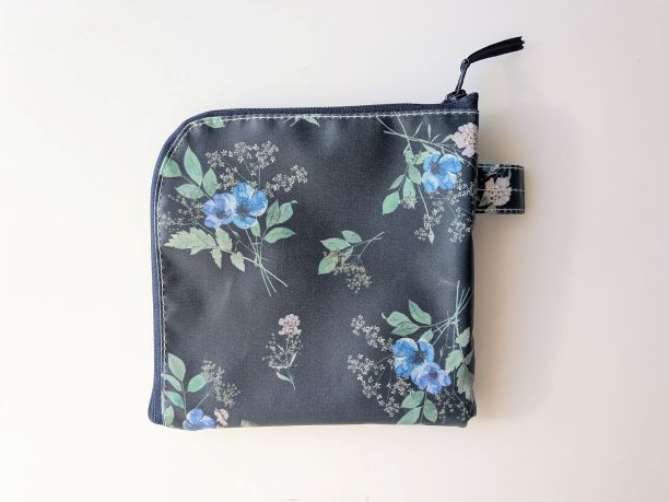 仕切り付きXS L字ファスナー クリアポーチ イルマズブーケ リバティ ♡Irma」を“Bouquet(ブーケ)”にした別柄 - 画像 (2)