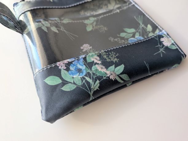 仕切り付きXS L字ファスナー クリアポーチ イルマズブーケ リバティ ♡Irma」を“Bouquet(ブーケ)”にした別柄 - 画像 (3)