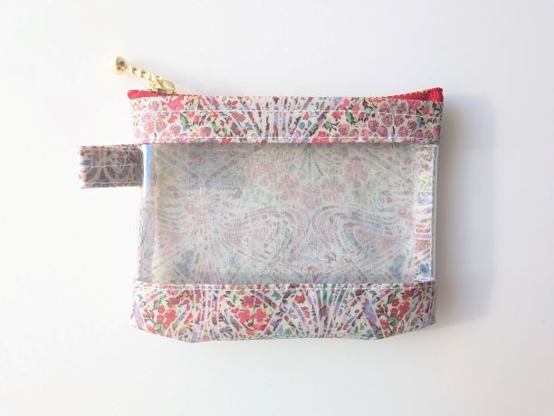 xxs-3 カードサイズ クリアポーチ アイアンシブロッサム リバティ ラミネート ♡リバティプリントとしても有名なフィービー、エマ・アンド・ジョージーナ、ケイティ・アンド・ミリーを使ってアイアンシを再構築 - 画像 (2)