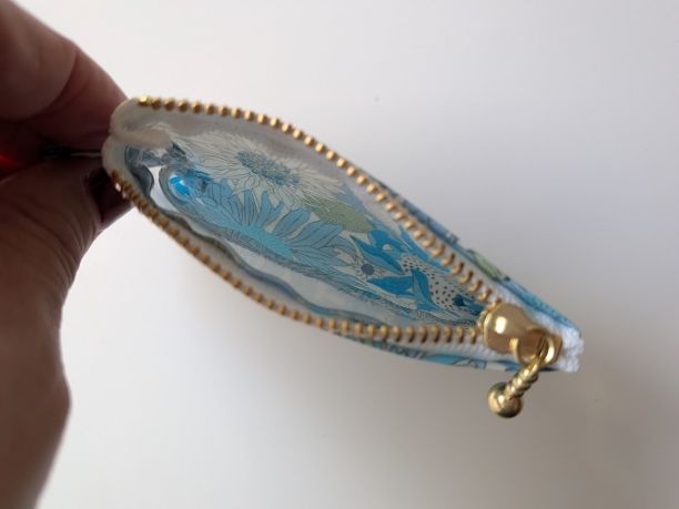 xxxs-3 9×5.5 クリアポーチ スモールスザンナ リバティ ラミネート ♡大小さまざまなひまわり - 画像 (6)