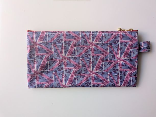 メッシュポーチ 20.5×10.5 歯ブラシケース マルチポーチ フローラルフラッグ リバティ ラミネート ♡ユニオンジャックを構成する幾何学的な形からインスパイアされた抽象的なデザイン - 画像 (2)
