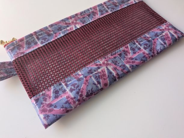 メッシュポーチ 20.5×10.5 歯ブラシケース マルチポーチ フローラルフラッグ リバティ ラミネート ♡ユニオンジャックを構成する幾何学的な形からインスパイアされた抽象的なデザイン - 画像 (3)