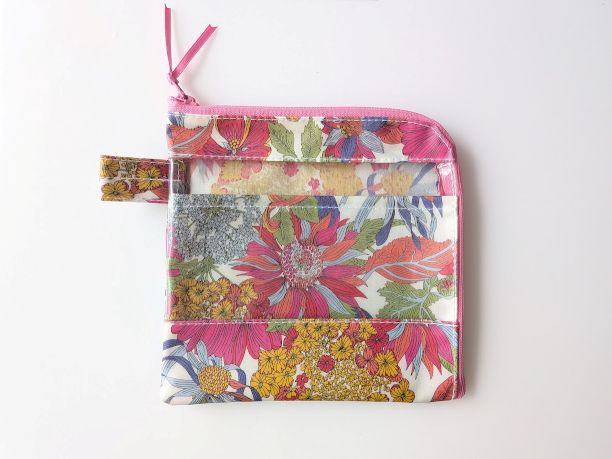 仕切り付きXS L字ファスナー クリアポーチ アンジェリカガーラ リバティ ♡大胆な大花