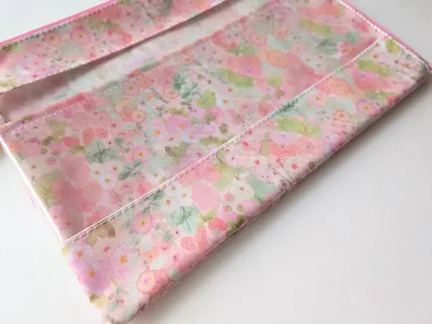 仕切り付き A5 L字ファスナークリアポーチ ホリーホックス リバティ