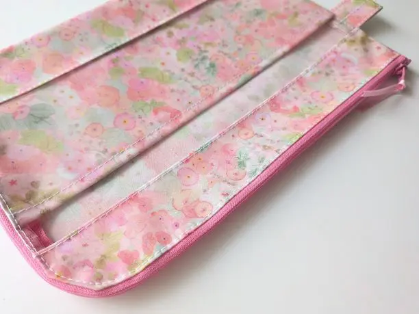 オーダー品　リバティ×半クリア ラミネートポーチ ☆受注制作☆ L字クリアティッシュポーチ リバティ ラミネート お好み