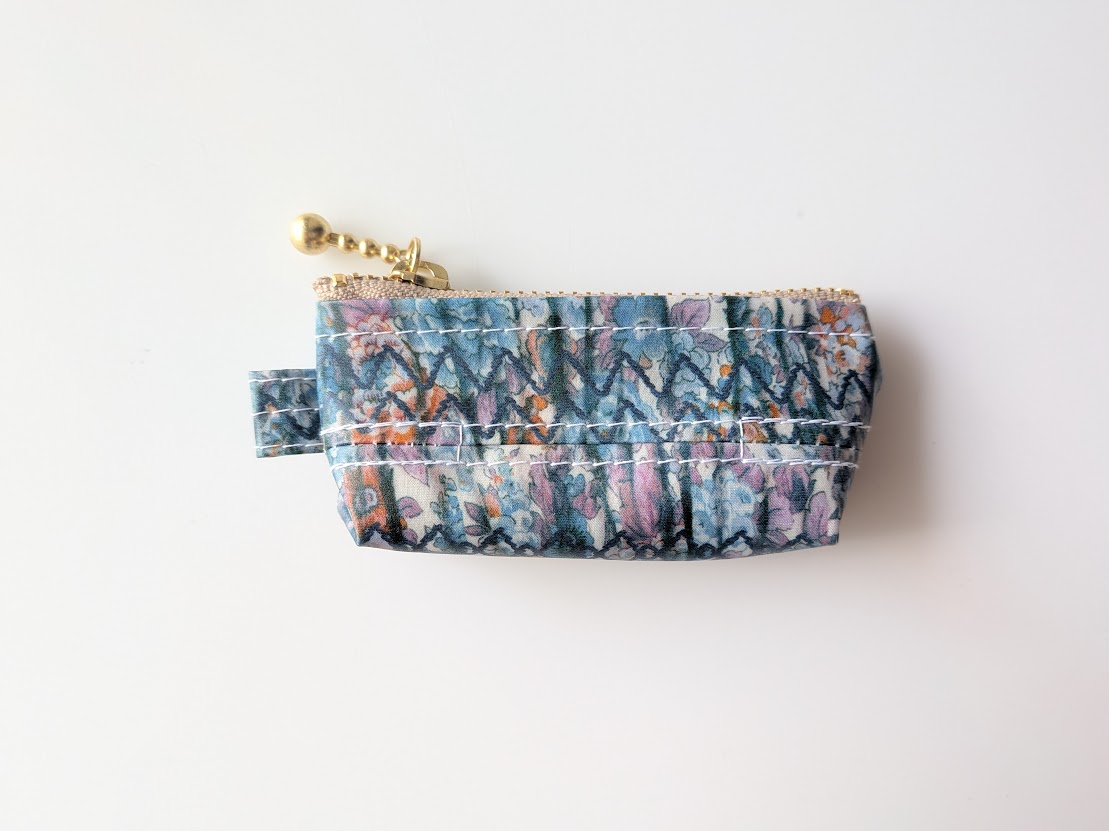 携帯ゴミ袋ケース エリジアンスモック リバティ ラミネート ♡「エリジアン」を新鮮にアレンジし珍しいパターンを作りました - 画像 (2)