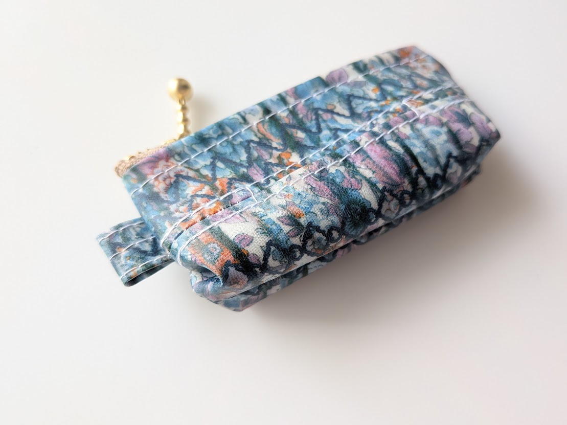 携帯ゴミ袋ケース エリジアンスモック リバティ ラミネート ♡「エリジアン」を新鮮にアレンジし珍しいパターンを作りました - 画像 (4)