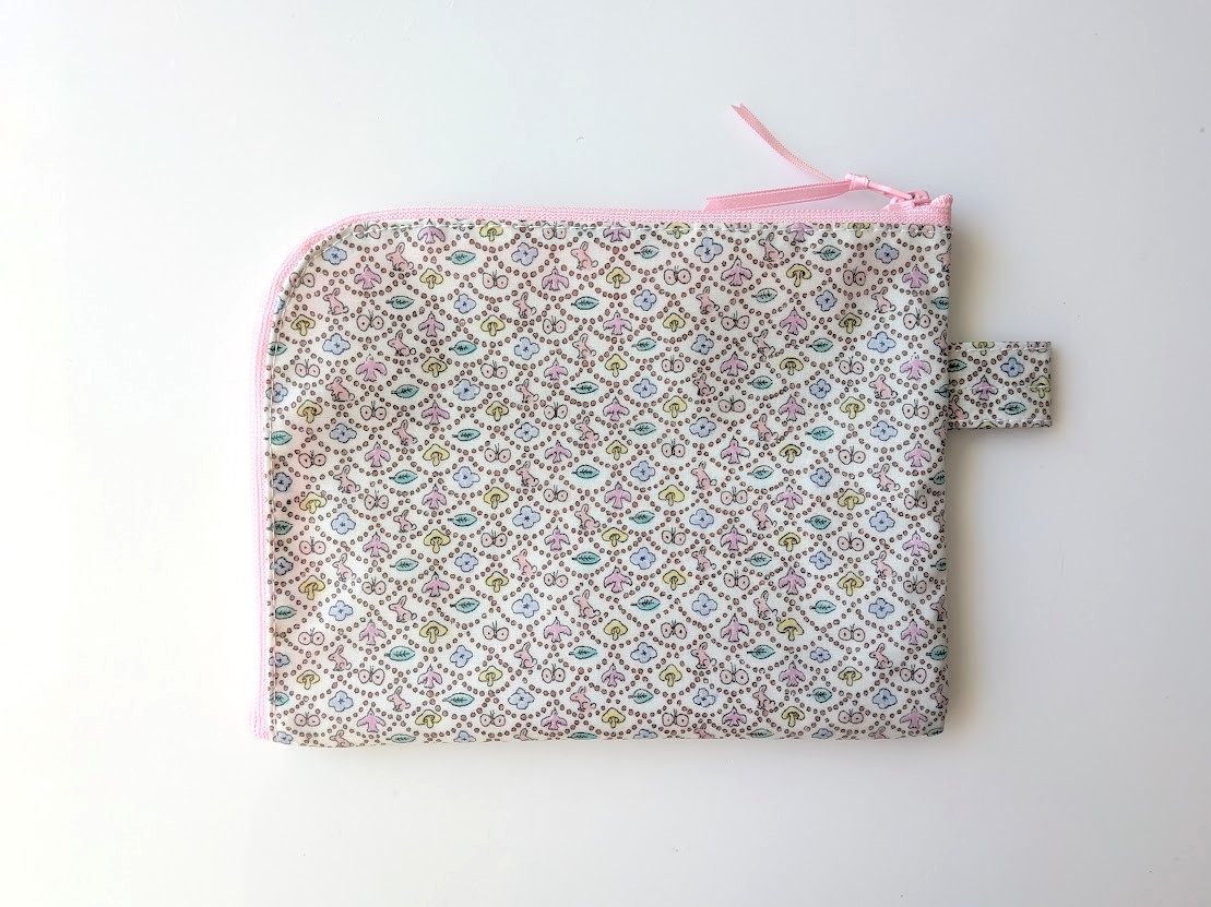 仕切り付きA6 L字ファスナークリアポーチ お薬手帳 フォレストウェーブ リバティ ラミネート ♡ミナ ペルホネンとのコラボレーション - 画像 (2)