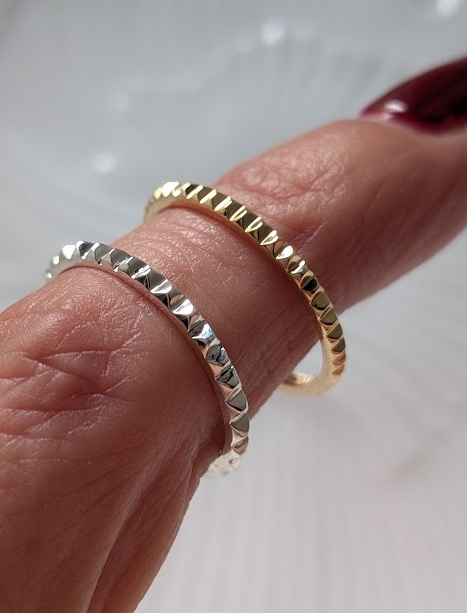 今回の彫金|大人の指にちょうどいい、ピンキーリングを作りました