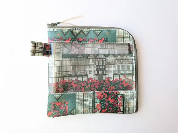 仕切り付きXS L字ファスナー クリアポーチ チューダーベリー リバティ