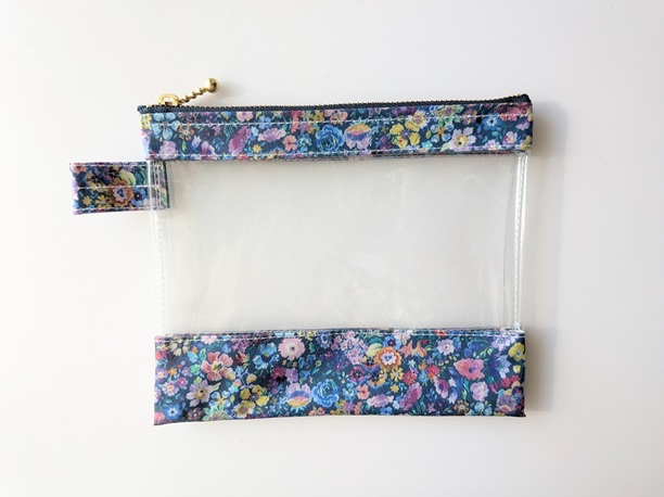 S 16.5×14 クリアポーチ クラシックガーデン リバティ ラミネート ♡リバティで最も有名で愛されている定番柄の見事な饗宴です