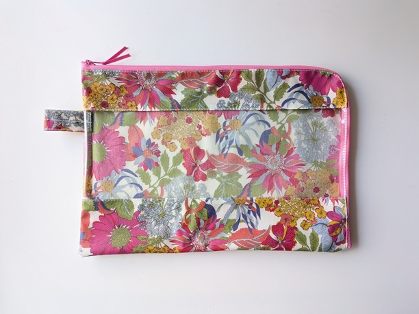 B5 L字ファスナークリアポーチ アンジェリカガーラ ラミネート ♡大胆な大花