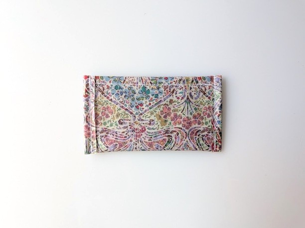 【数量限定】ポケットポーチ カードサイズ アイアンシブロッサム リバティ ラミネート ♡フィービー、エマ・アンド・ジョージーナ、ケイティ・アンド・ミリーを使ってアイアンシを再構築 - 画像 (2)