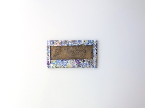 【数量限定】ポケットポーチ カードサイズ クラシックガーデン リバティ ラミネート ♡リバティのクラシック・デザインから厳選された花々を縮小しソフトな水彩で手描きし、クラシックな花々の草原を表現