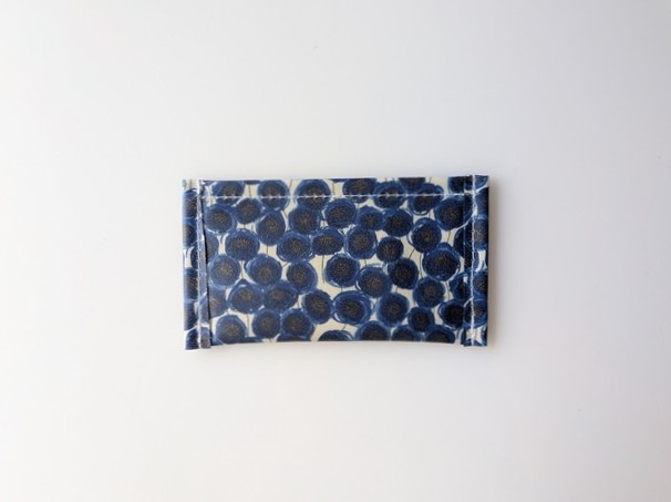 【数量限定】ポケットポーチ カードサイズ ザンジーサンビーム リバティ ラミネート ♡トレスコ・アビー・ガーデンで黄金の光を放つ植物を一面に散らした柄 - 画像 (2)