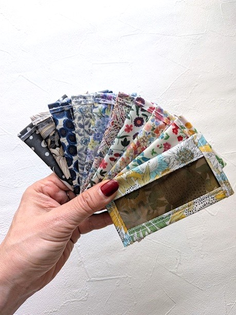 【限定10点】ポケットポーチ〈カードサイズ〉3月4日11:30販売スタート|リバティプリント