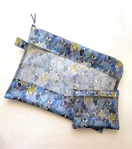 【オーダー制作】角型2号封筒が入るリバティポーチ|珍しいサイズのL字ファスナークリアポーチ