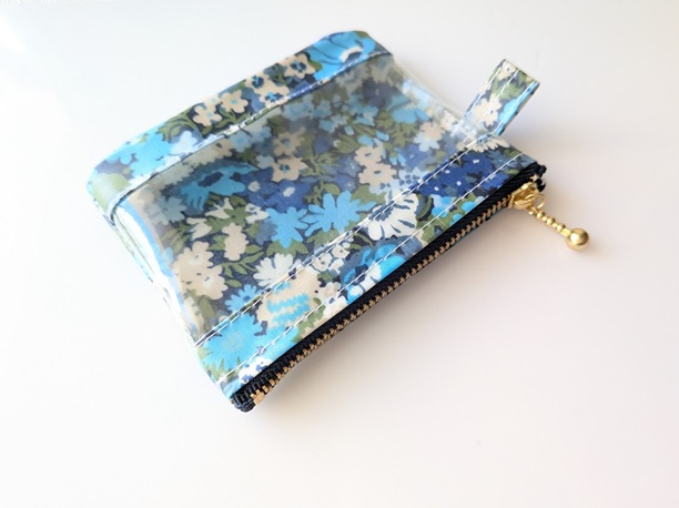 xxs-3 カードサイズ クリアポーチ ソープ リバティ ラミネート ♡1930年代のリバティ社の花柄を思い起こさせるような柄 - 画像 (5)