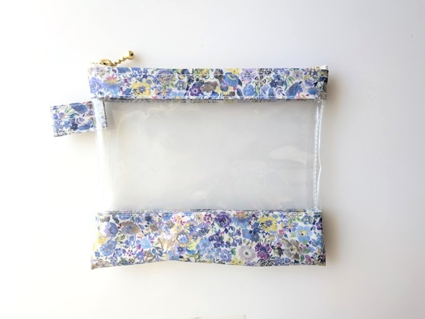 S 16.5×14 クリアポーチ クラシックガーデン リバティ ラミネート ♡リバティで最も有名で愛されている定番柄の見事な饗宴です