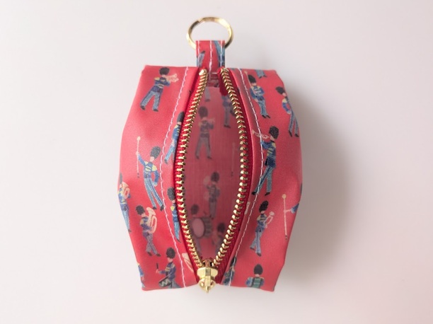 ★新商品★ 携帯用ペーパーナプキンケース ペーパーハンカチ リバティラミネート ミュージカルマーチ - 画像 (5)