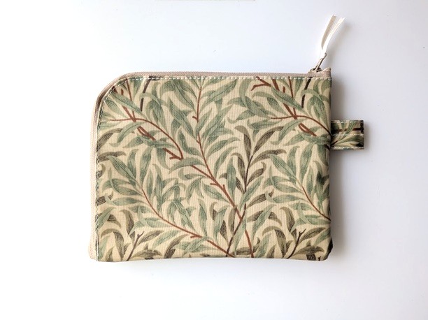 【現品限り・販売終了】仕切り付きA6 L字ファスナークリアポーチ お薬手帳 ウィローボウ ウィリアムモリス ラミネート ♡ - 画像 (2)