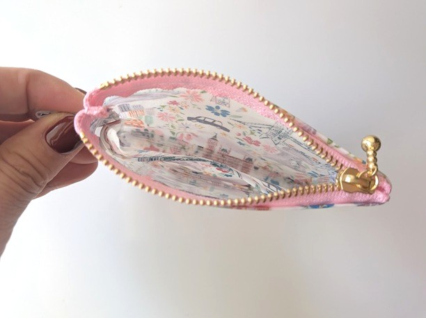 仕切り付きxxs-3 カードサイズ クリアポーチ プライドアンドブルーム リバティ ラミネート ♡ロンドンの街を象徴する風景を表情豊かなインクのスケッチで表現 - 画像 (6)