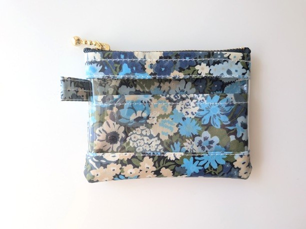 仕切り付きxxs-3 カードサイズ クリアポーチ ソープ リバティ ラミネート ♡1968年にハーバードスタジオがデザインした柄 - 画像 (2)