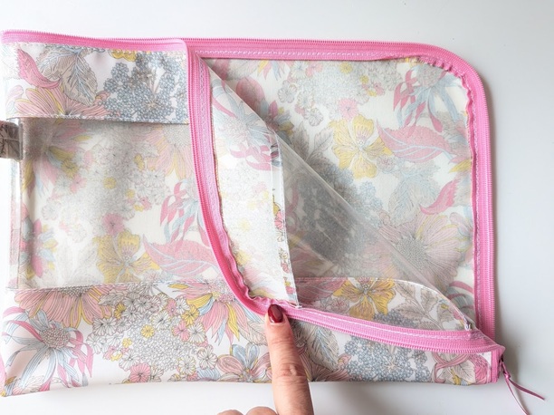 B5 L字ファスナークリアポーチ アンジェリカガーラ ラミネート ♡大胆な大花 - 画像 (5)